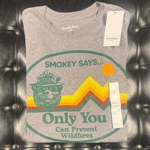 Goodfellow & Co Gray Smokey Bear Graphic Tee